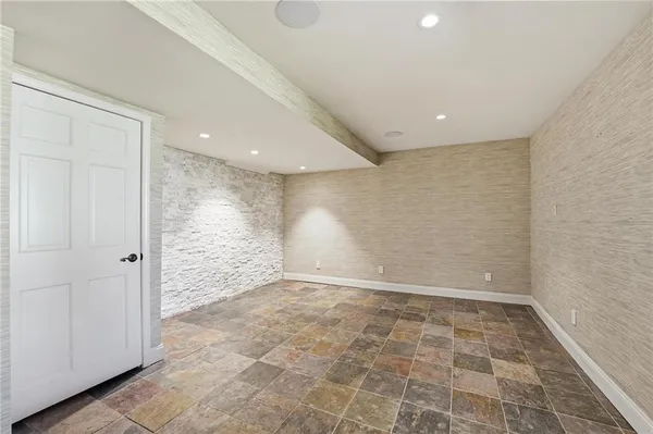 $800,000 | 9206 West 146th Place, Overland Park, KS 66221
