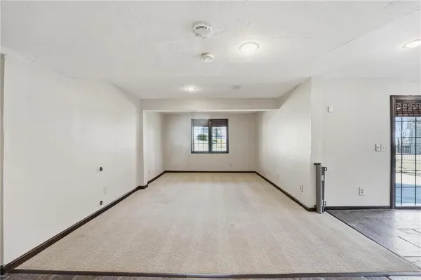 $800,000 | 9206 West 146th Place, Overland Park, KS 66221