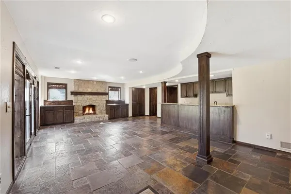 $800,000 | 9206 West 146th Place, Overland Park, KS 66221