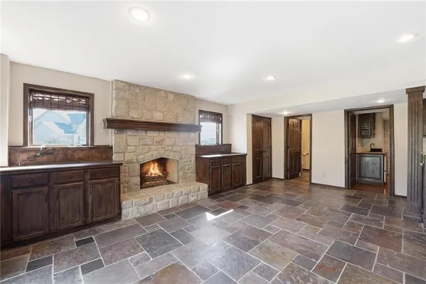 $800,000 | 9206 West 146th Place, Overland Park, KS 66221