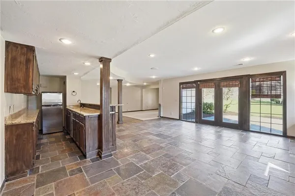 $800,000 | 9206 West 146th Place, Overland Park, KS 66221
