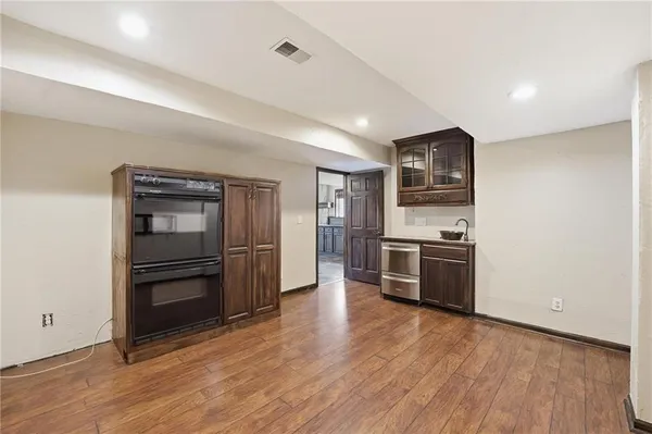 $800,000 | 9206 West 146th Place, Overland Park, KS 66221
