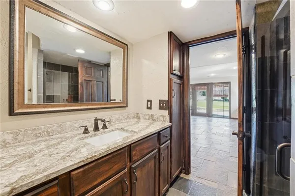$800,000 | 9206 West 146th Place, Overland Park, KS 66221