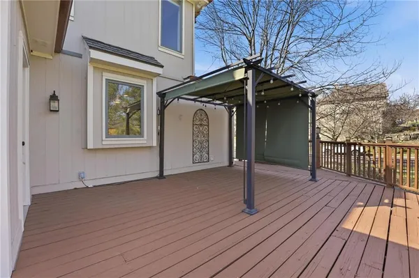 $800,000 | 9206 West 146th Place, Overland Park, KS 66221