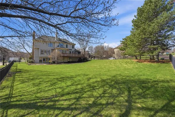 $800,000 | 9206 West 146th Place, Overland Park, KS 66221
