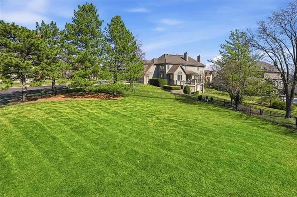 $800,000 | 9206 West 146th Place, Overland Park, KS 66221