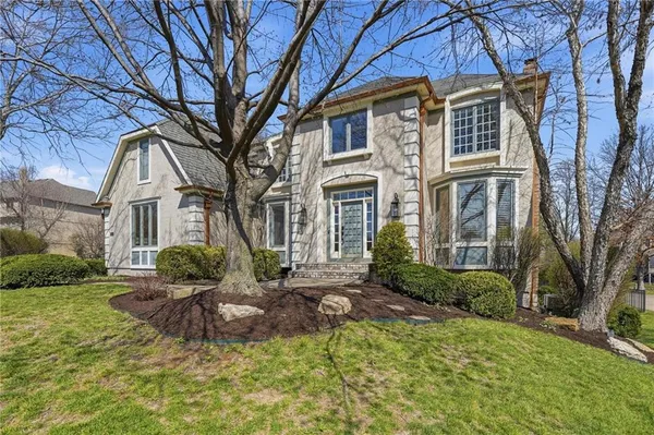 $800,000 | 9206 West 146th Place, Overland Park, KS 66221