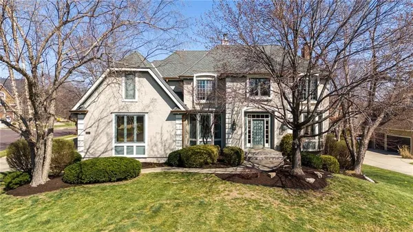 $800,000 | 9206 West 146th Place, Overland Park, KS 66221