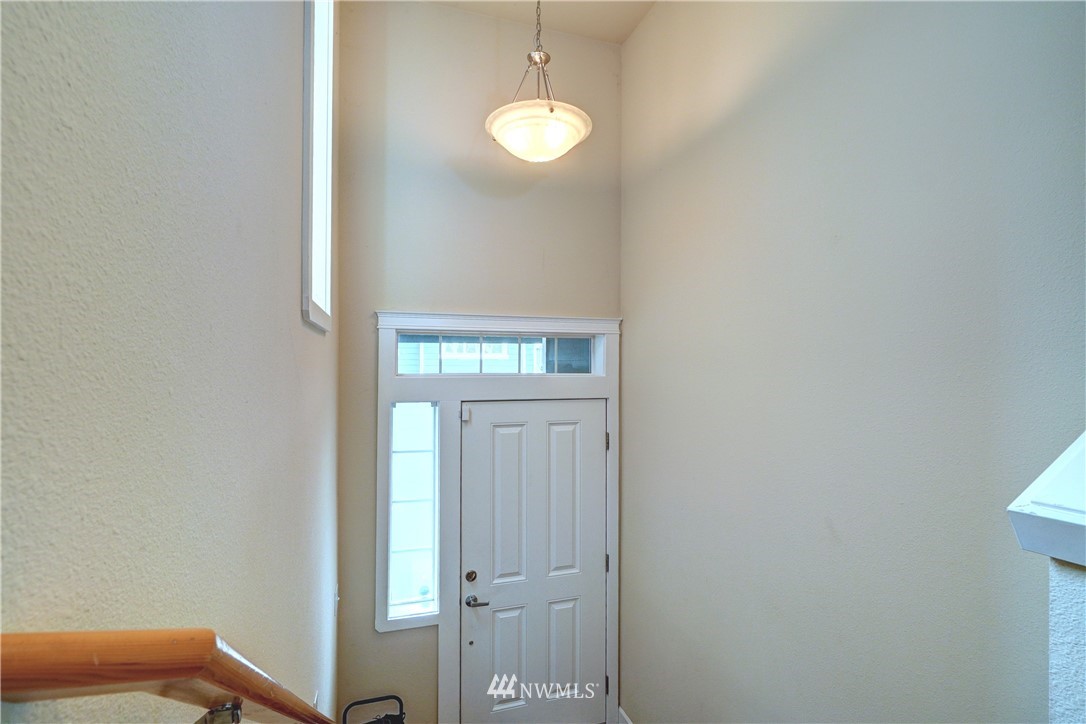 105 Maple Street Fircrest, WA 98466 - Photo 4 of 33