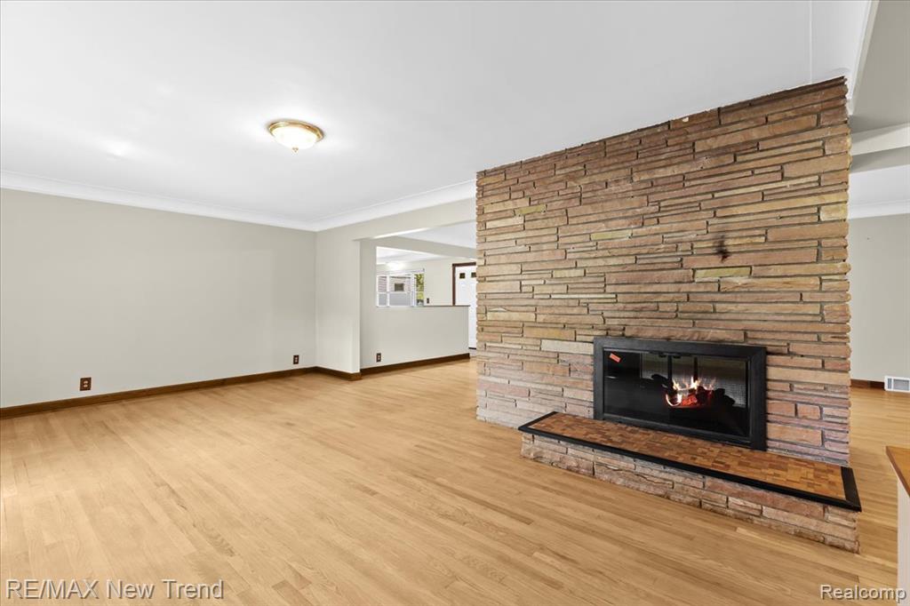33266 Raphael Road Farmington Hills, MI 48336 - Photo 6 of 36