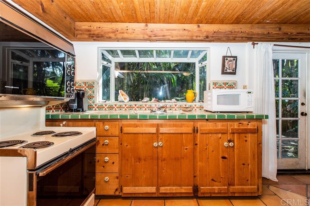 395 Sunset Drive Encinitas, CA 92024 - Photo 19 of 25