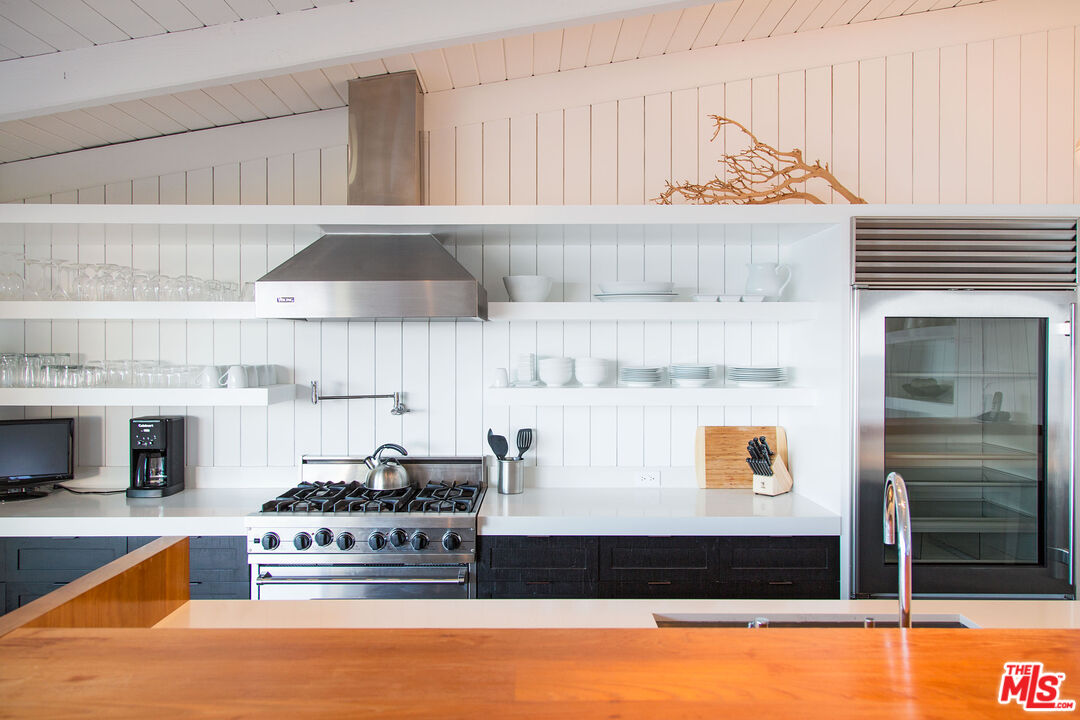 24222 Malibu Road Malibu, CA 90265 - Photo 15 of 34