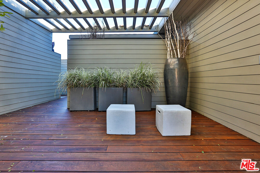 24222 Malibu Road Malibu, CA 90265 - Photo 5 of 34