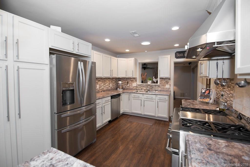 216 Forest Park Road, Unit 11 Matthews, NC 28104 - Photo 6 of 28 Gallery Image 6
