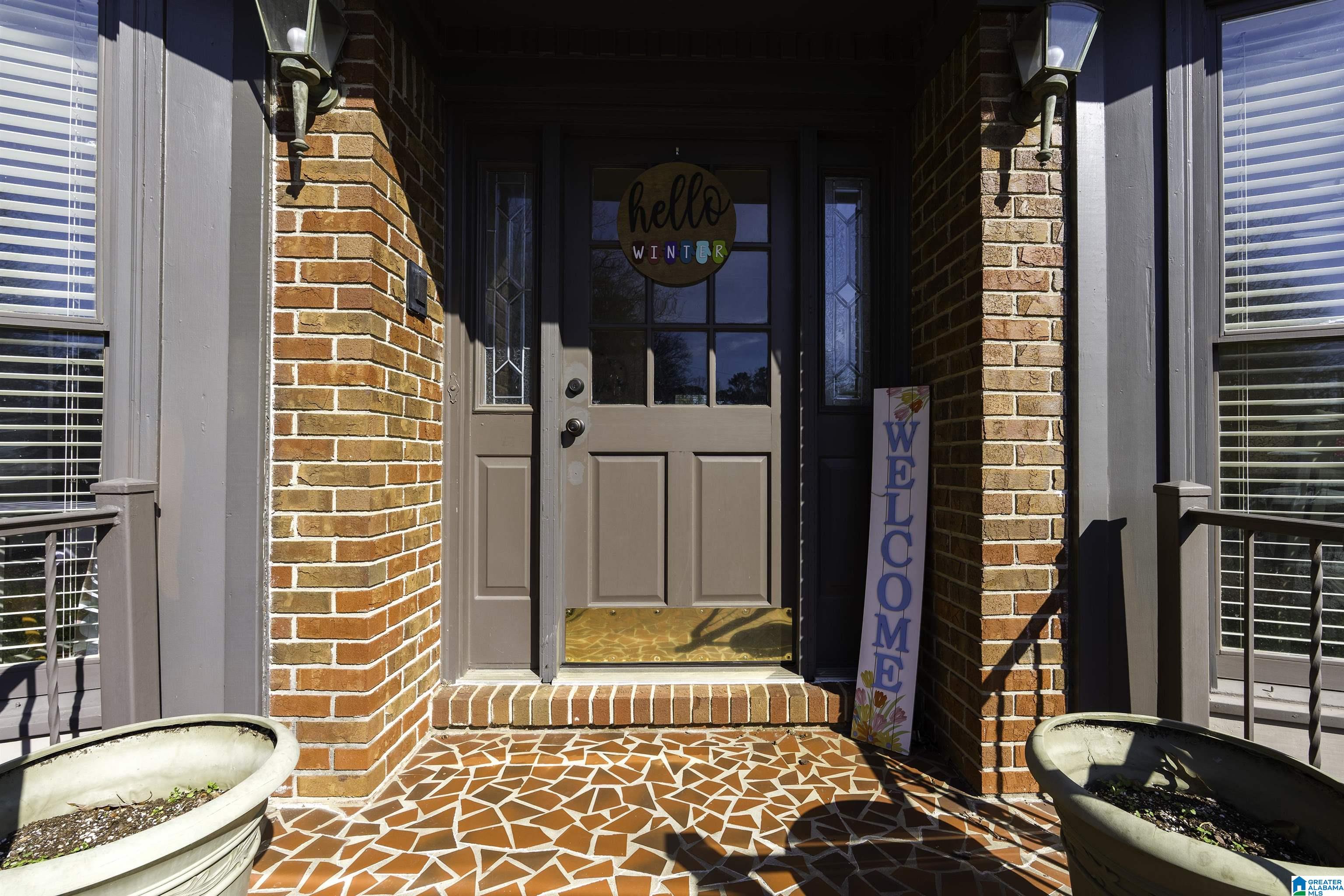 402 Pineway Drive Hoover, AL 35226 - Photo 4 of 37