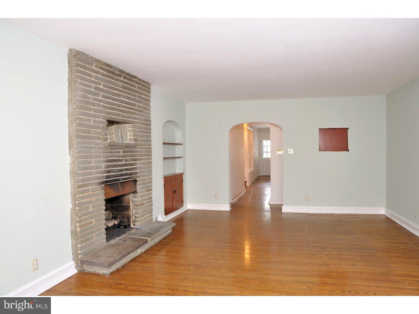 101 Willowburn Road Villanova, PA 19085 - Photo 5 of 19 Living Room