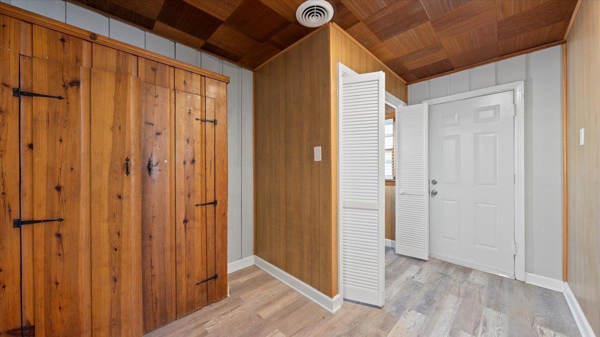 176 North Rose Road Memphis, TN 38117 - Photo 11 of 24 a view of a hallway with wooden floor