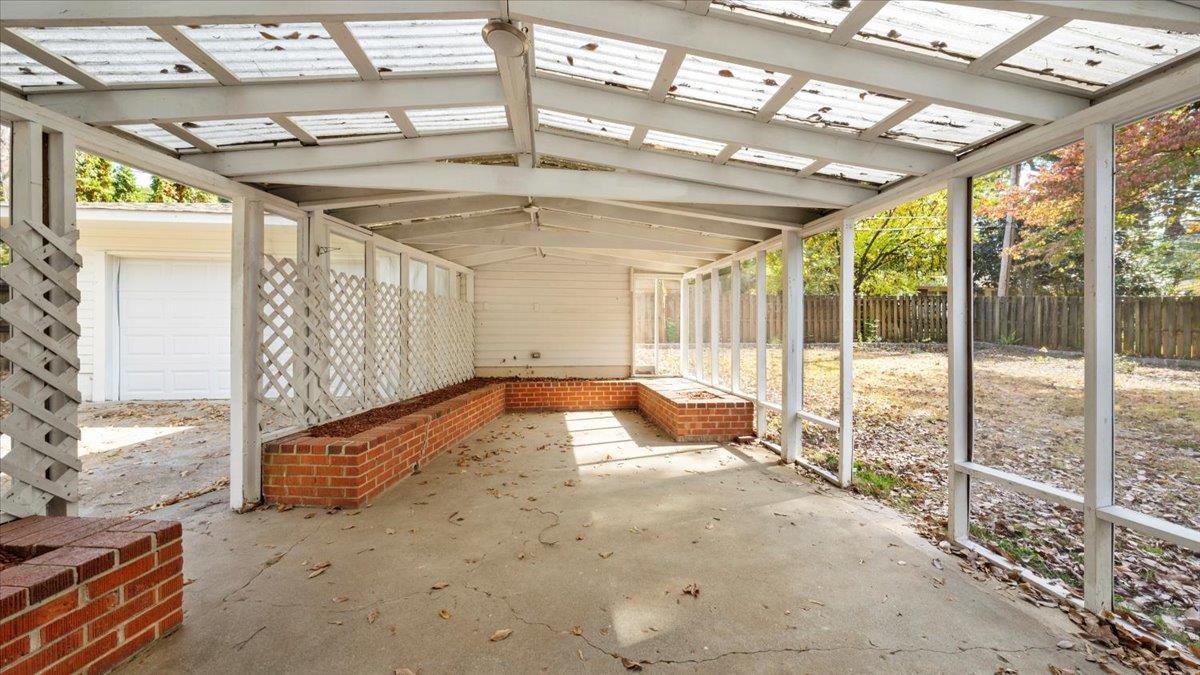 176 North Rose Road Memphis, TN 38117 - Photo 23 of 24 a view of an empty room