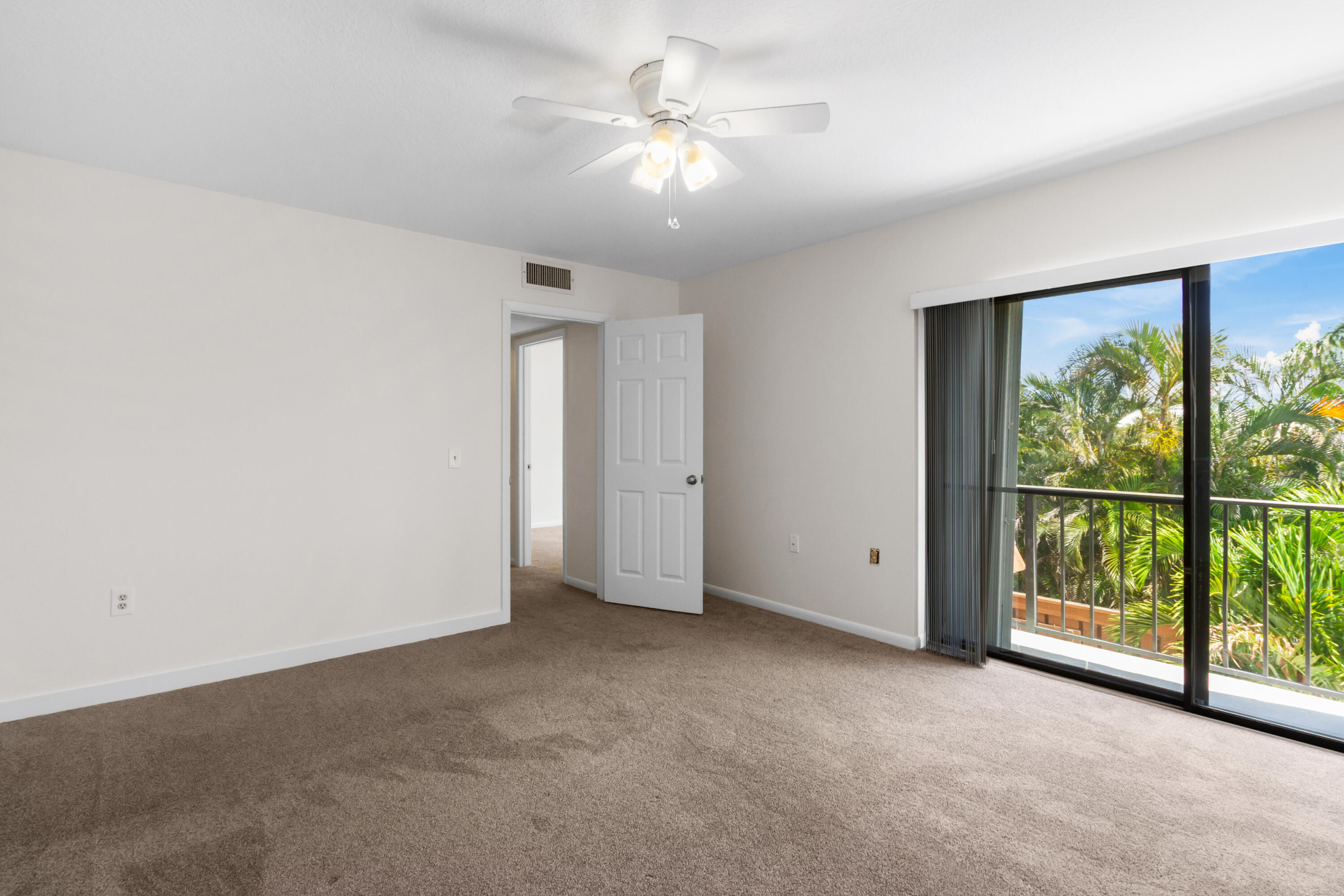 3900 Southeast County Line Road, Unit 12C Tequesta, FL 33469 - Photo 11 of 32 Primary bedroom