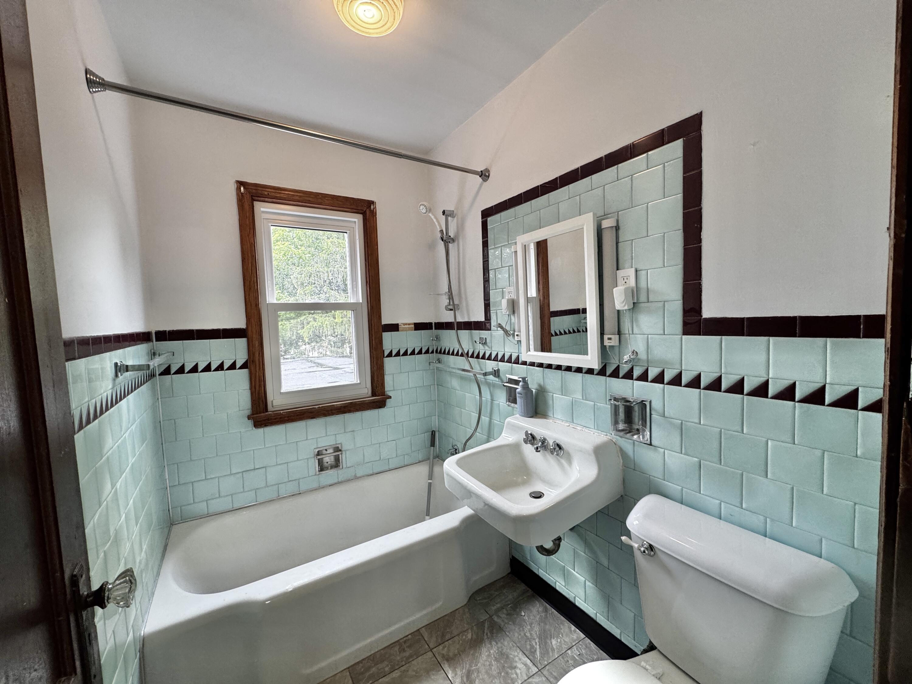 536 West Racine Street Jefferson, WI 53549 - Photo 9 of 18 Bathroom