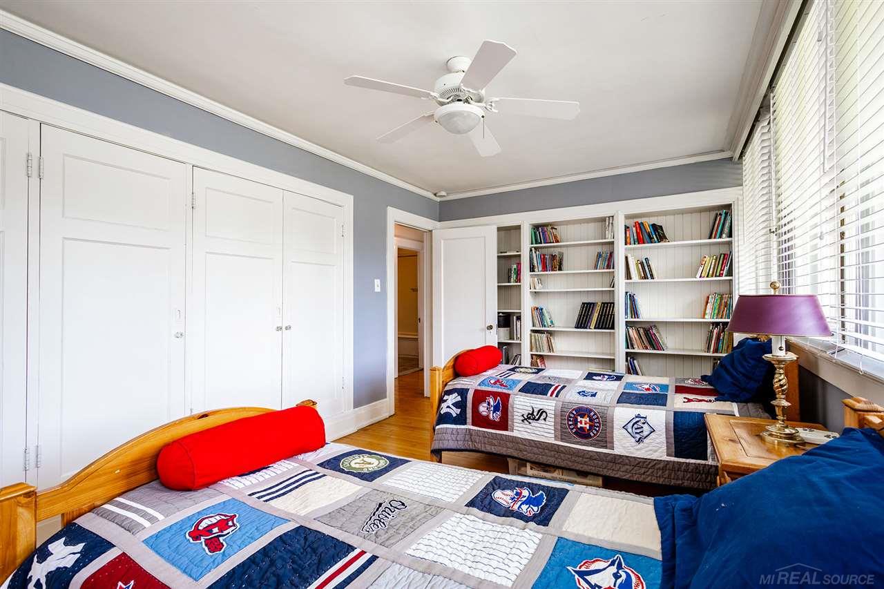 1050 Yorkshire Road Grosse Pointe, MI 48230 - Photo 40 of 85 50012855-39.JPG