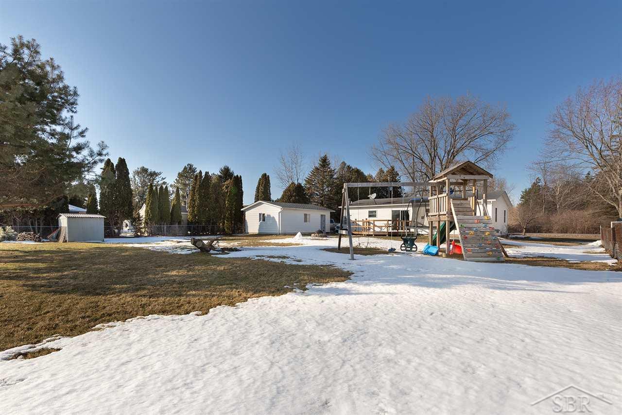 337 West Seidlers Road Kawkawlin, MI 48631 - Photo 13 of 20 50007603-12.JPG