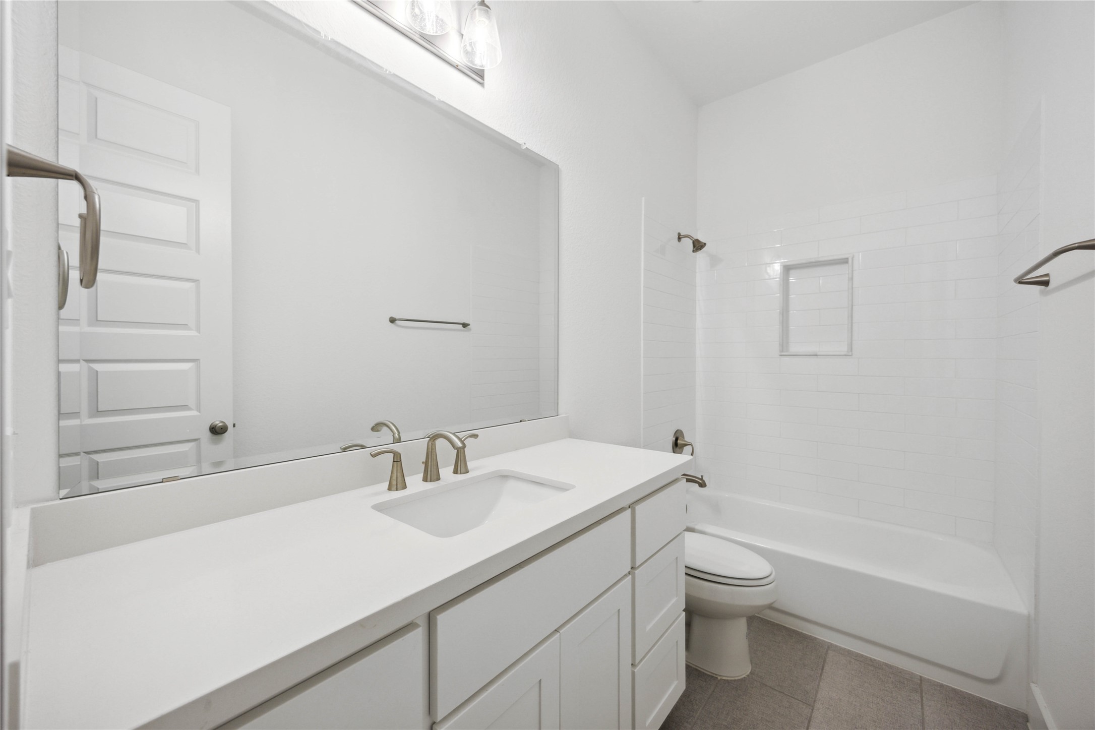 2711 Merlin Way Katy, TX 77493 - Photo 15 of 50 En suite secondary bathroom