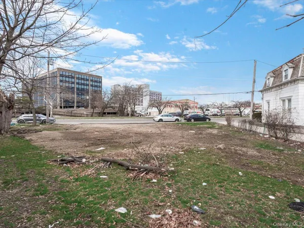$300,000 | 43 Peninsula Boulevard, Hempstead, NY 11550