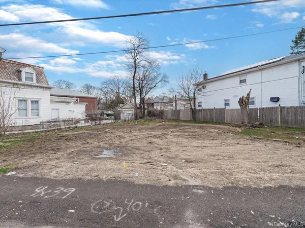 $300,000 | 43 Peninsula Boulevard, Hempstead, NY 11550