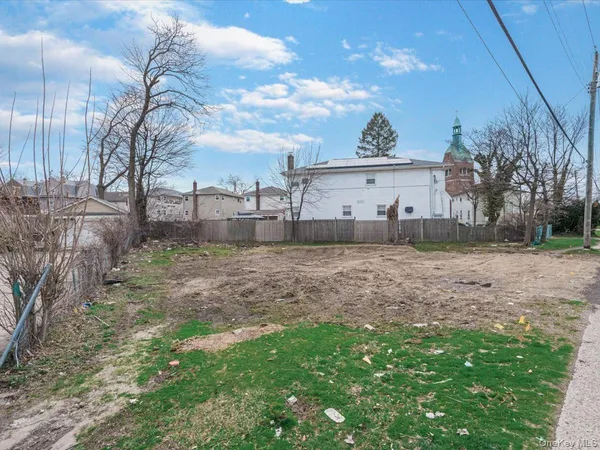 $300,000 | 43 Peninsula Boulevard, Hempstead, NY 11550