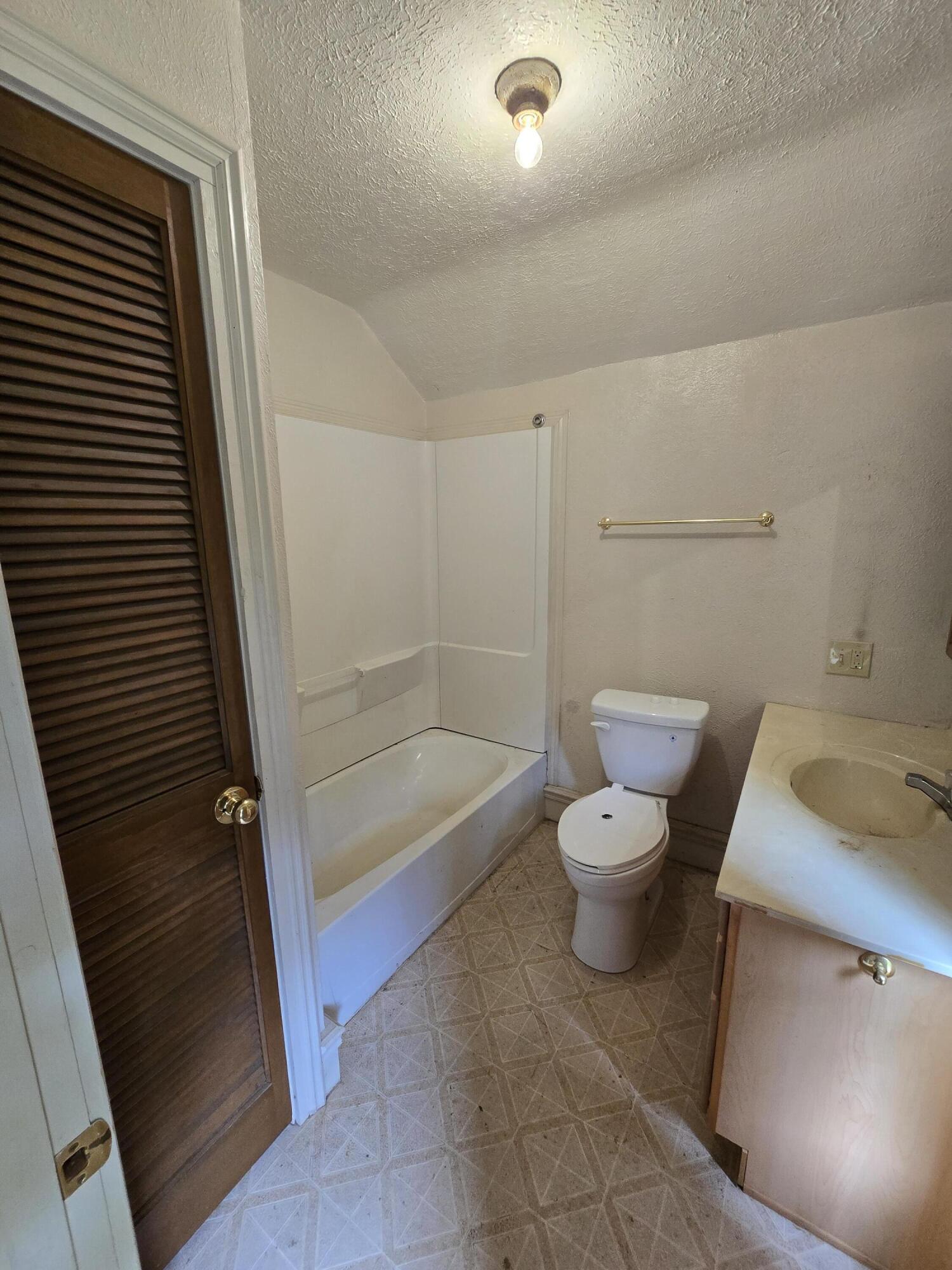 8733 South Cochran Road Charlotte, MI 48813 - Photo 16 of 30 20260624_131945