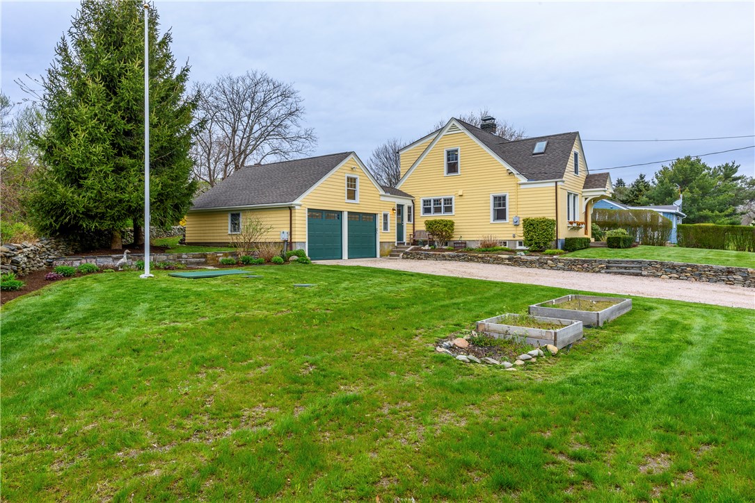 931 Wapping Road Portsmouth, RI 02871 - Photo 2 of 33