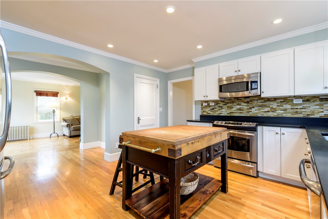 931 Wapping Road Portsmouth, RI 02871 - Photo 7 of 33