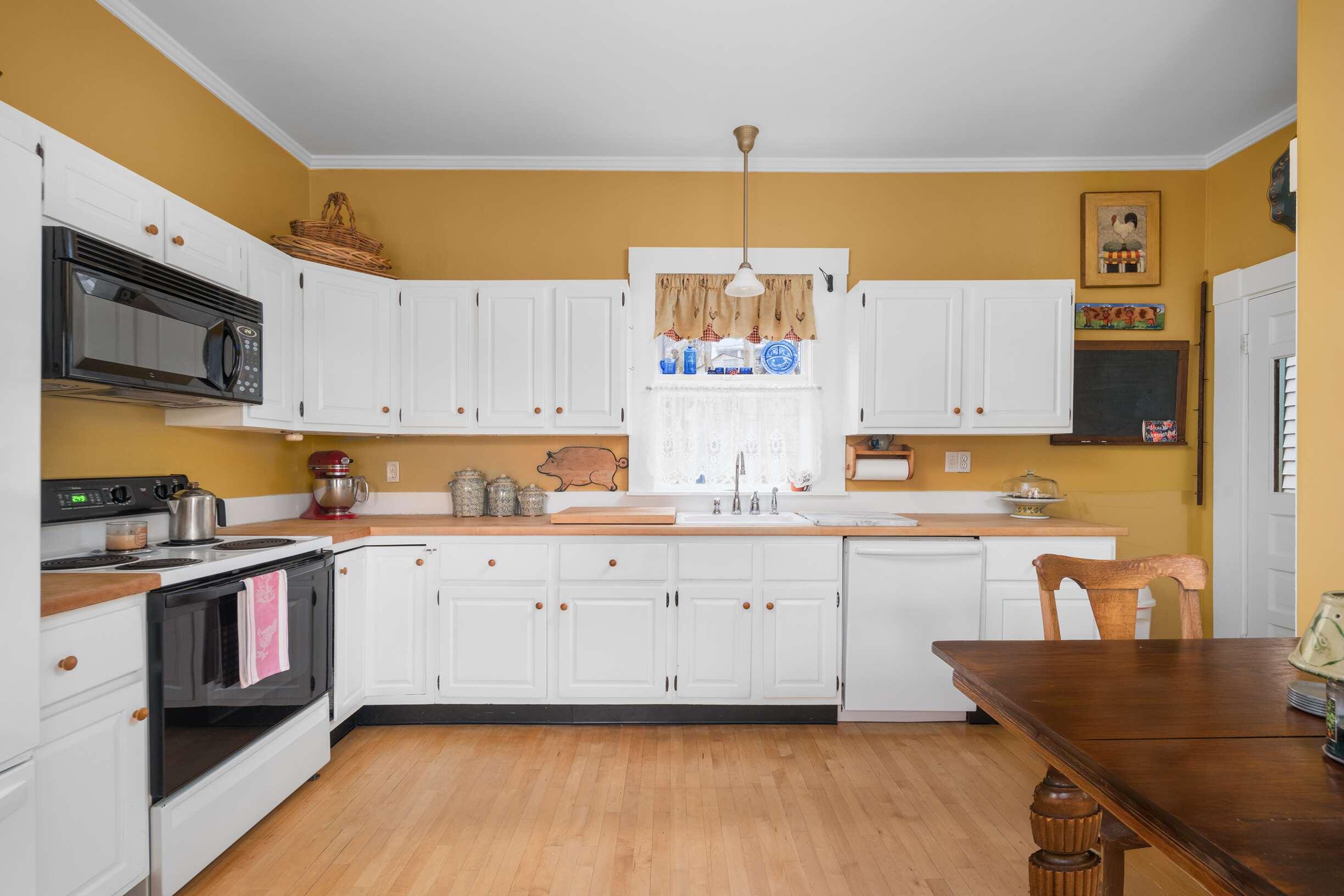 88 York Street York, ME 03909 - Photo 12 of 40 12-Kitchen
