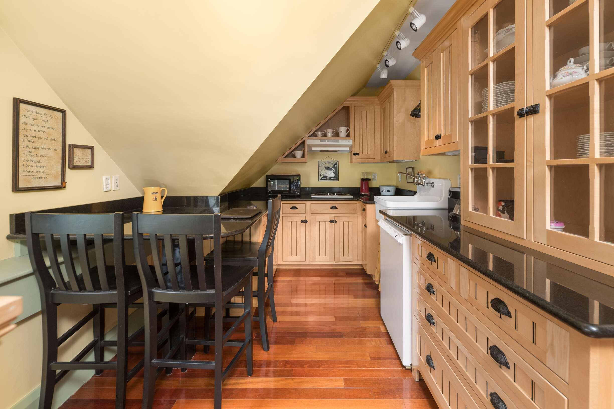 88 York Street York, ME 03909 - Photo 31 of 40 26-Kitchenette