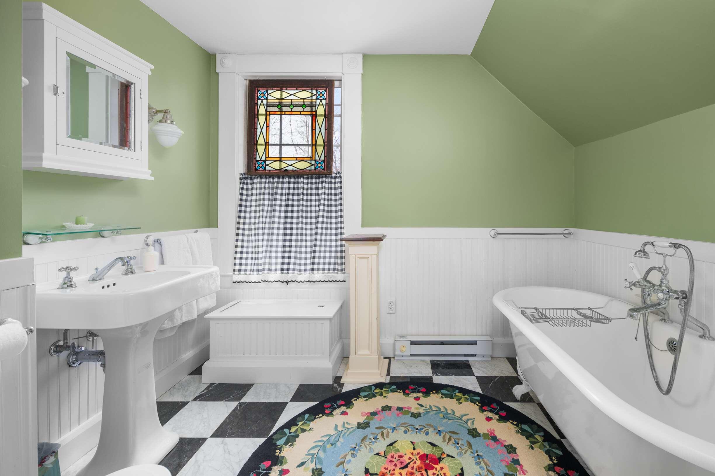 88 York Street York, ME 03909 - Photo 32 of 40 27-Bathroom