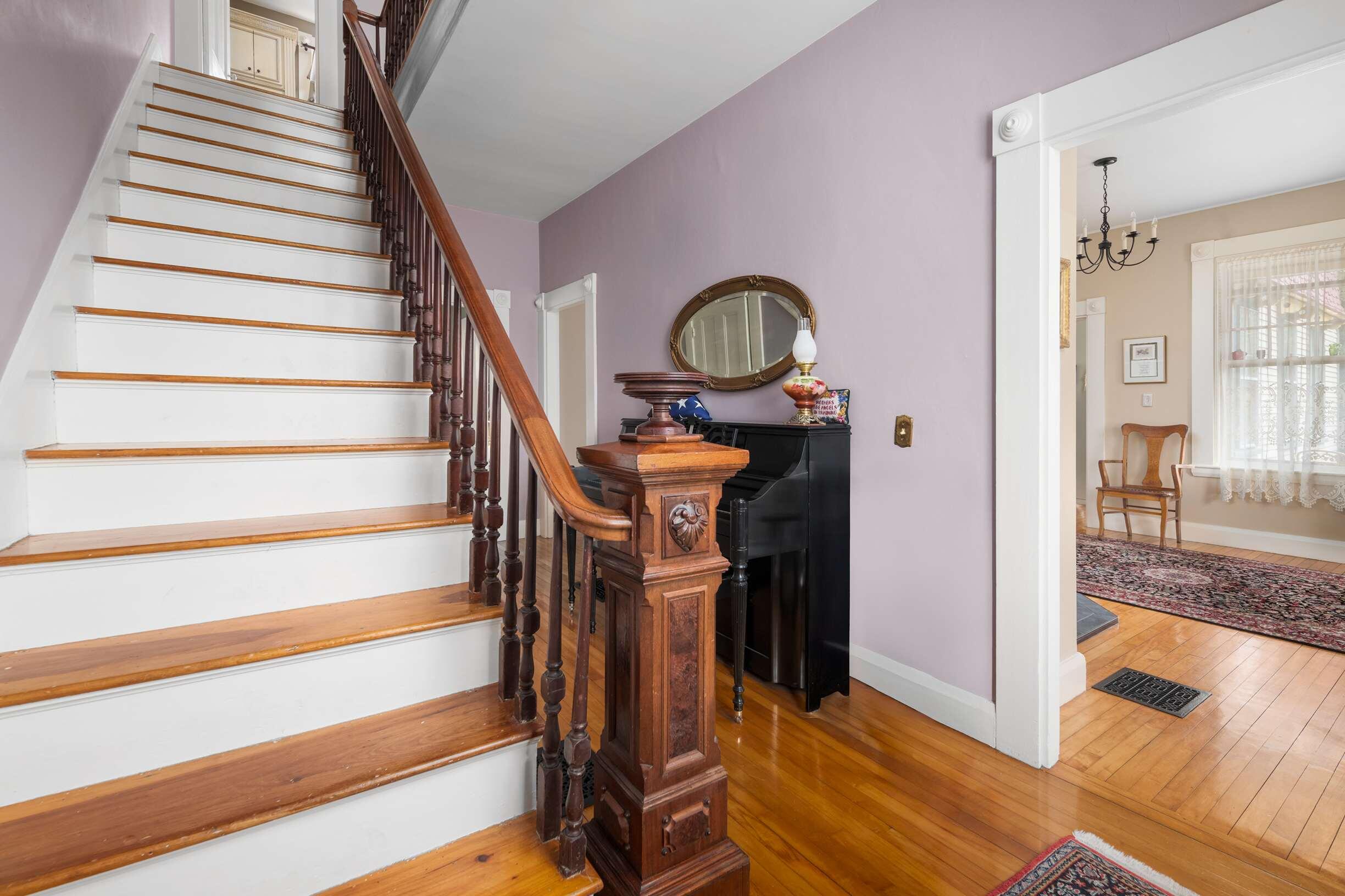 88 York Street York, ME 03909 - Photo 5 of 40 05-Foyer