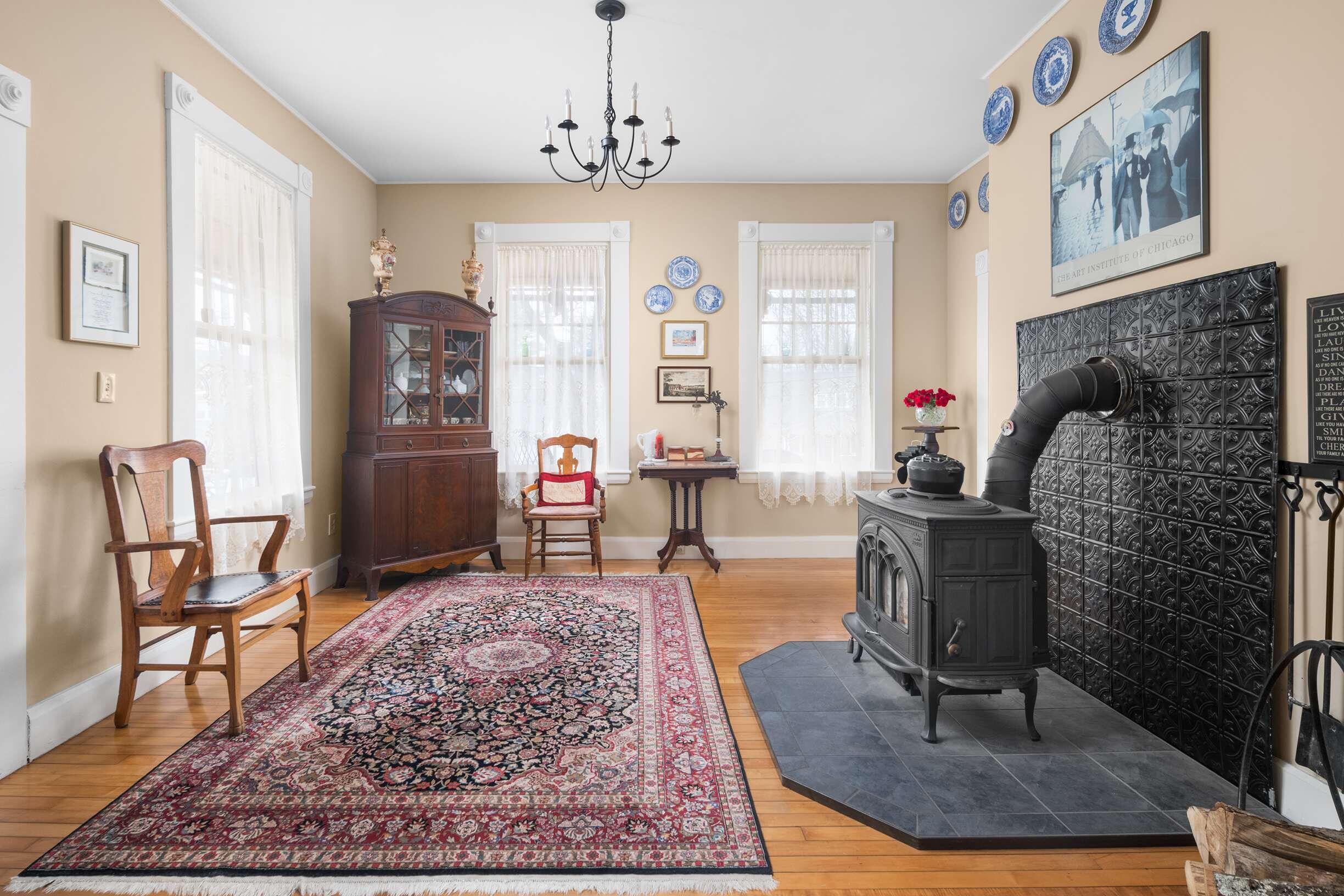 88 York Street York, ME 03909 - Photo 7 of 40 07-Livingroom
