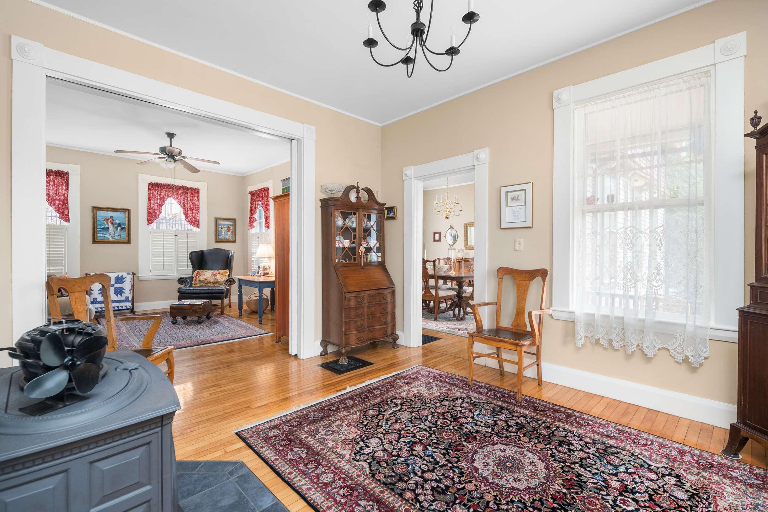 88 York Street York, ME 03909 - Photo 9 of 40 09-Livingroom