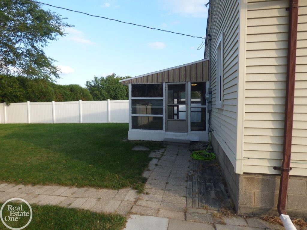 35618 Utica Road Clinton Township, MI 48035 - Photo 21 of 24 50020429-20.JPG