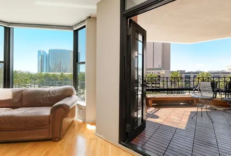 $925,000 | 500 West Harbor Drive, Unit 504, San Diego, CA 92101