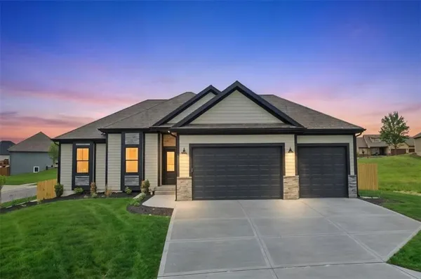 $595,000 | 2210 Piedmont Place, Excelsior Springs, MO 64024