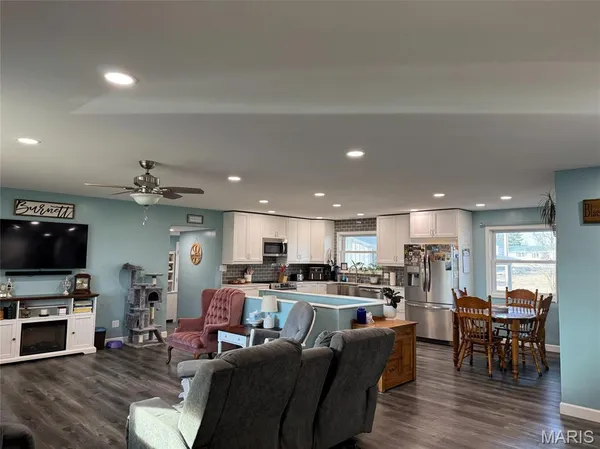 $169,900 | 729 West Court Street, Kahoka, MO 63445