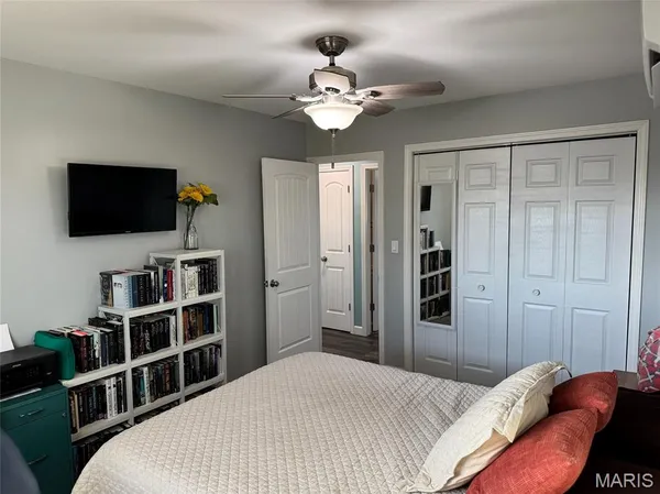 $169,900 | 729 West Court Street, Kahoka, MO 63445