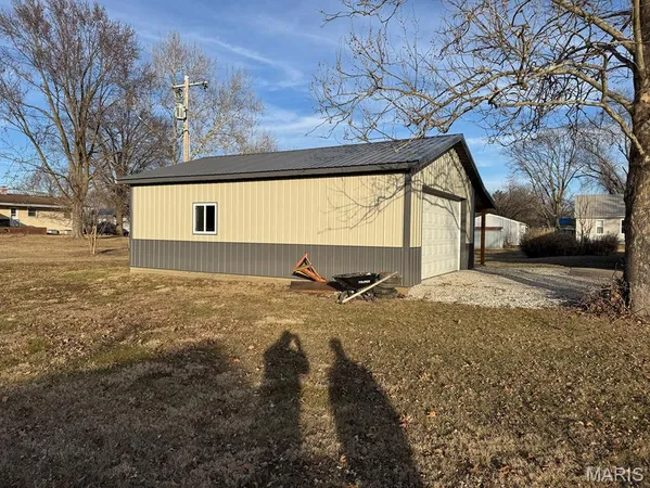 $169,900 | 729 West Court Street, Kahoka, MO 63445
