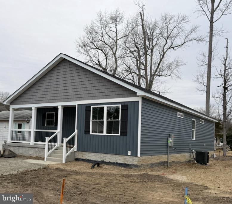 134 Wildwood Road Colonial Beach, VA 22443 - Photo 1 of 56 Front of Home w Porch