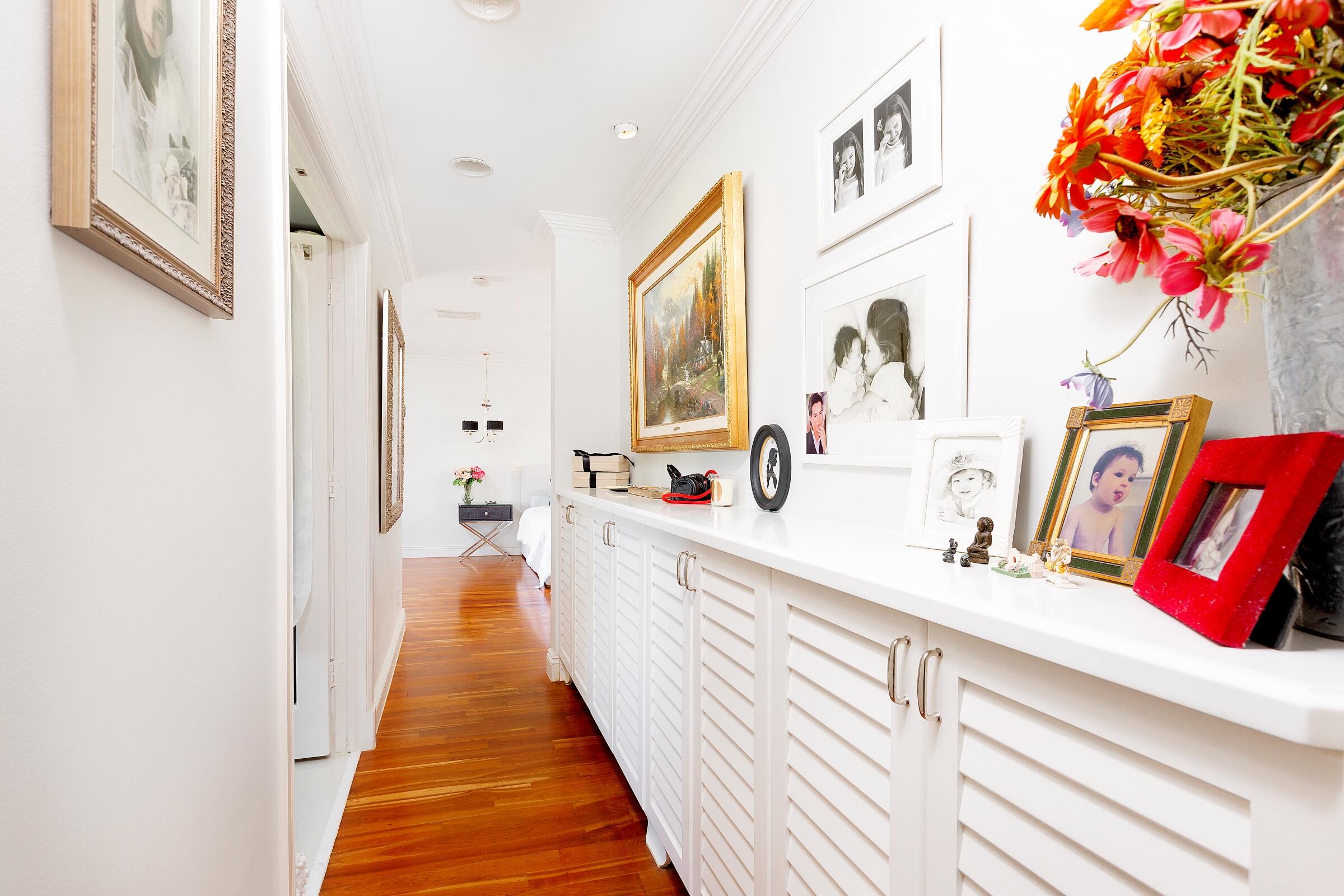 8231 Bridle Path Boca Raton, FL 33496 - Photo 32 of 71 34_Mastersuite_Hallway
