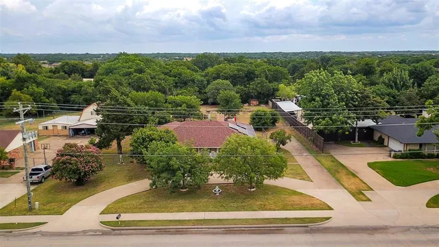 $885,000 | 230 South Walnut Grove Road, Midlothian, TX 76065