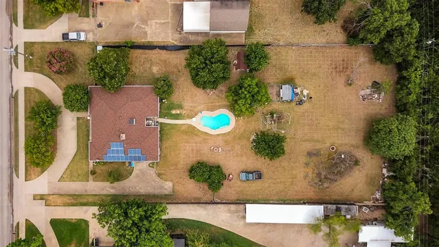 $885,000 | 230 South Walnut Grove Road, Midlothian, TX 76065