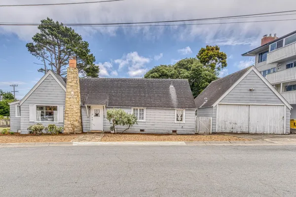 $1,500,000 | 195 Cedar Street, Pacific Grove, CA 93950